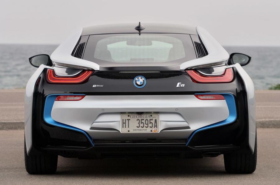  BMW i8 2014 года  (фото 175 из 180)